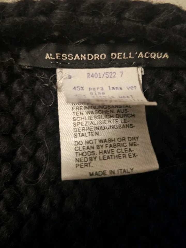 Enorme bufanda tejida con piel vintage Alessandro Dell'Acqua  Foto 3 de 4