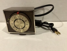 Westclox Electric Model 52011 24 Hour Switch Timer S35A, Works.