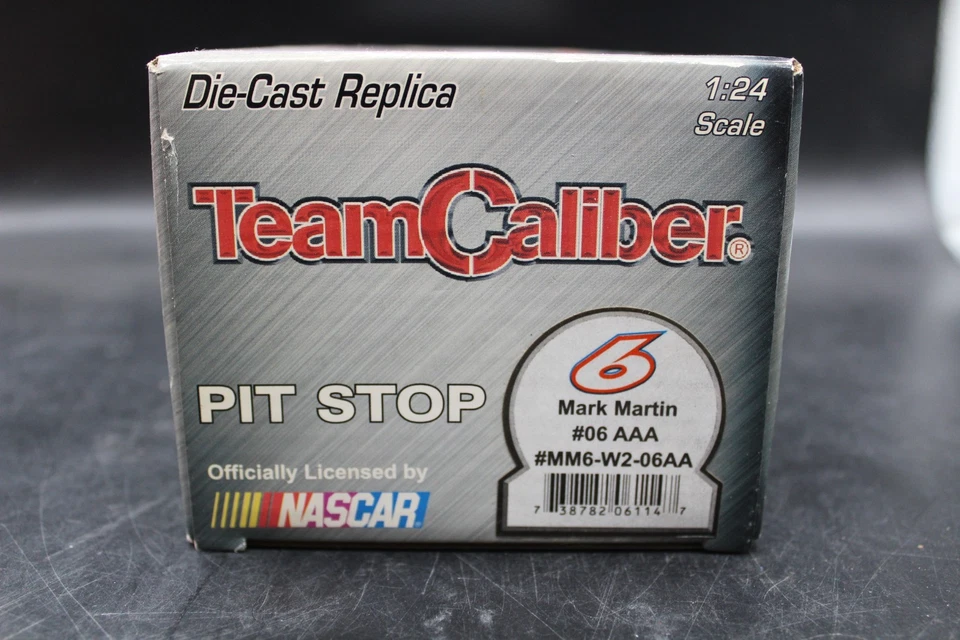 NASCAR Mark Martin #6 AAA Team Calibre Pit Stop Ford Fusion 1:24 Die-Cast 2006 - Imagem 4 de 4