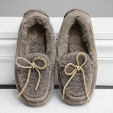 UGG Dakota Moccasin Slippers 7 Grey Suede Wool Lined Cozy Loungewear House Shoes