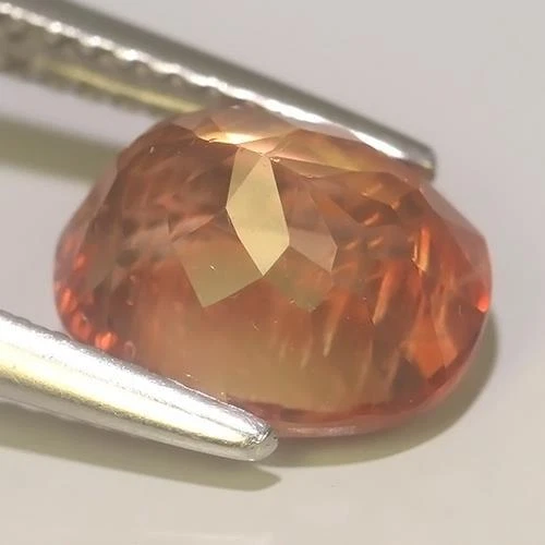 2.68Cts NATURAL BI-COLOUR RED ANDESINE 9.5x8.0x6.0  LOOSE GEMSTONE FREE SHIPPING - Image 3 of 3