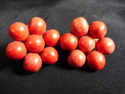 VTG Red beads cluster celluloid plastic clip earrings Old - Afbeelding 2 van 7