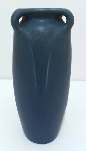 Nice Rookwood Matte Arts & Crafts Vase, Circa 1919, in Excellent Condition