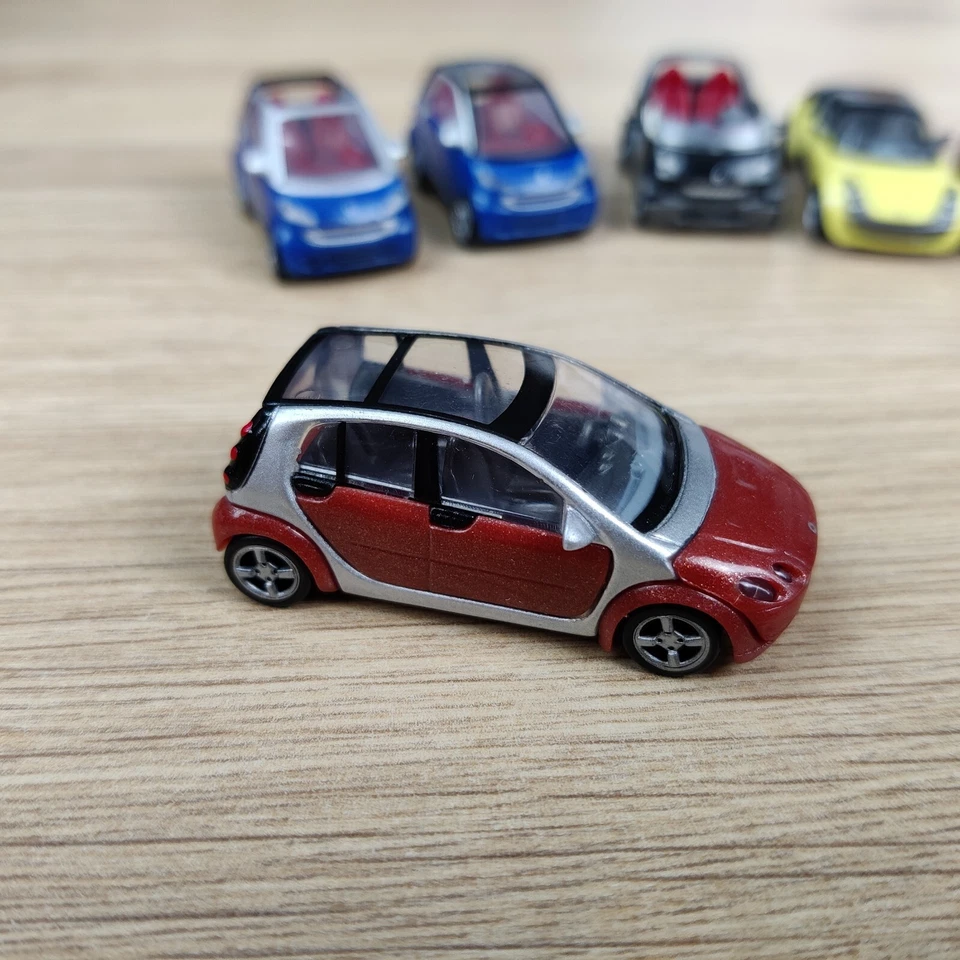 LOTTO DI 7 AUTO SMART GMBH FORTOW X4 FORFOUR X1 ROADSTER X1 CROSSBLADE X1 1:80 - Immagine 2 di 4