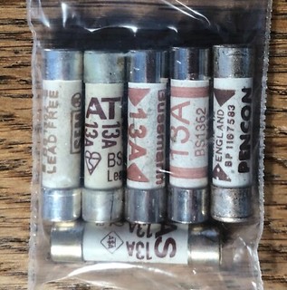 HOUSEHOLD SIX USED BUT SOUND 13amp FUSES.