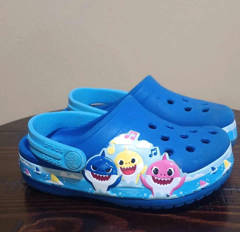 Zuecos Crocs Niño Pequeño Bebé Tiburón Clásico Azul Sin Cordones Talla C 7 Foto 3 de 4