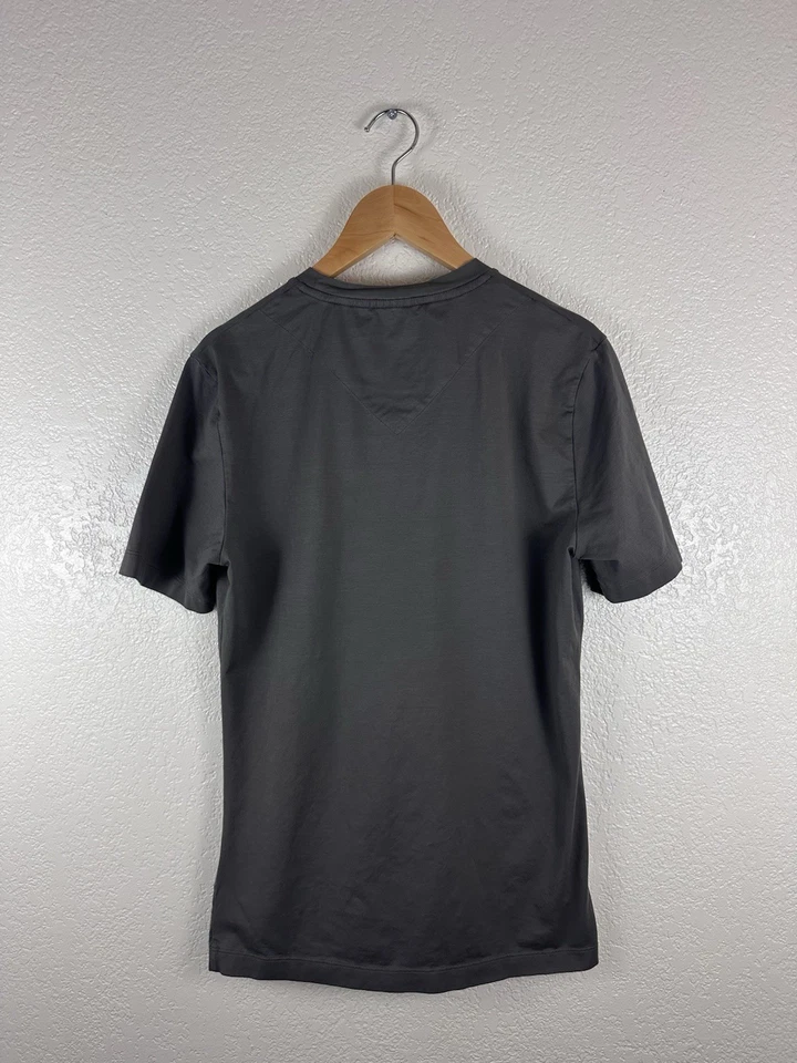 Camiseta gris Porsche Design 50 aniversario - talla pequeña Foto 2 de 4