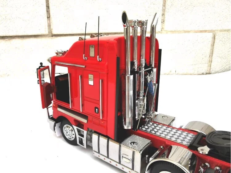 Exclusive Kenworth K200 Prime Mover Truck 1/32 DieCast Model - Image 4 of 4