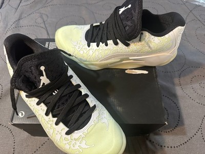 NIKE JORDAN ZION 3 WHITE BARELY VOLT BLACK LOW SHOES SIZE 8 MEN