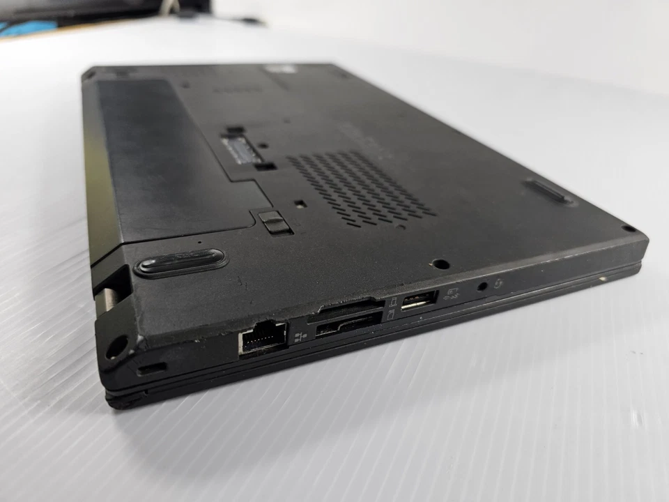 Portátil Lenovo Thinkpad x240 i5 - 8 GB de memoria sin disco duro Foto 4 de 4