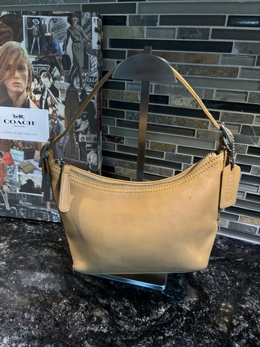 Vintage coach demi hobo - Gem Vintage coach demi hobo - Gem