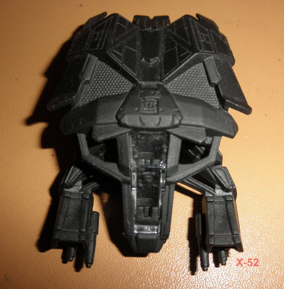 The BAT Matchbox Dark Knight Batman Ship movie vehicle MBX Sky Busters DCU toy - Image 2 of 4