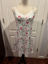 Women White w/Pink heart Design Nightgown Sz M 32"L x 16"W