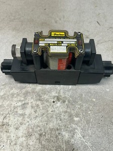 USED PARKER Hydraulic Solenoid Valve 120/60-110/50 1500PSI D1VW1CNYCF5673XB042