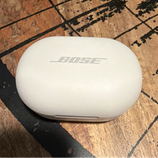 Bose QuietComfort Earbuds White Bluetooth Wireless In-Ear w/ Charging Case