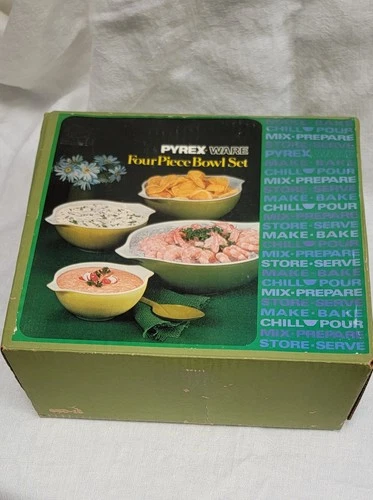 Pyrex Ware Four Piece Bowl Set 440-16 Never Opened