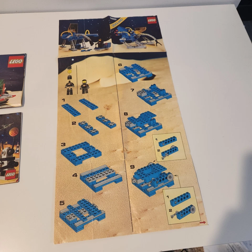 Legoland Instructions 6952 Solar Power Transporter, 6882 Walking Astro Grappler - Image 4 of 4