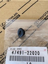 One Toyota Lexus 47491-22020 Rear Rotor Shoe Adjusting Hole Plug 47493-0E010