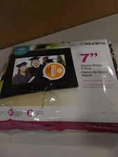 Aluratek ADPFWM7S 7-in Digital Frame