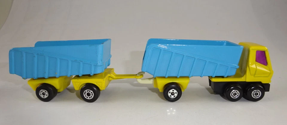 Matchbox Two-Pack 17 Articulated Truck & Trailer hellgelb & blau top - Bild 2 von 4