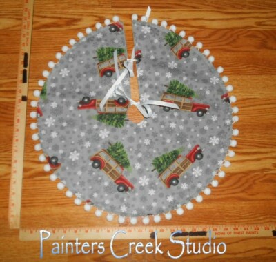 WOODIE, STATION WAGON W/ CHRISTMAS TREE 