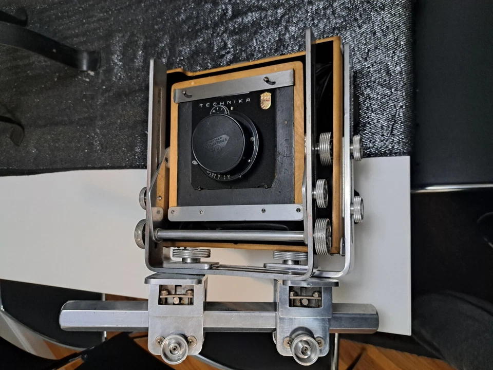 LINHOF TECHNIKA 4x5 LARGE FORMAT ANTIQUE CAMERA WITH LENS, STAND, & ACCESSORIES - Image 3 of 4