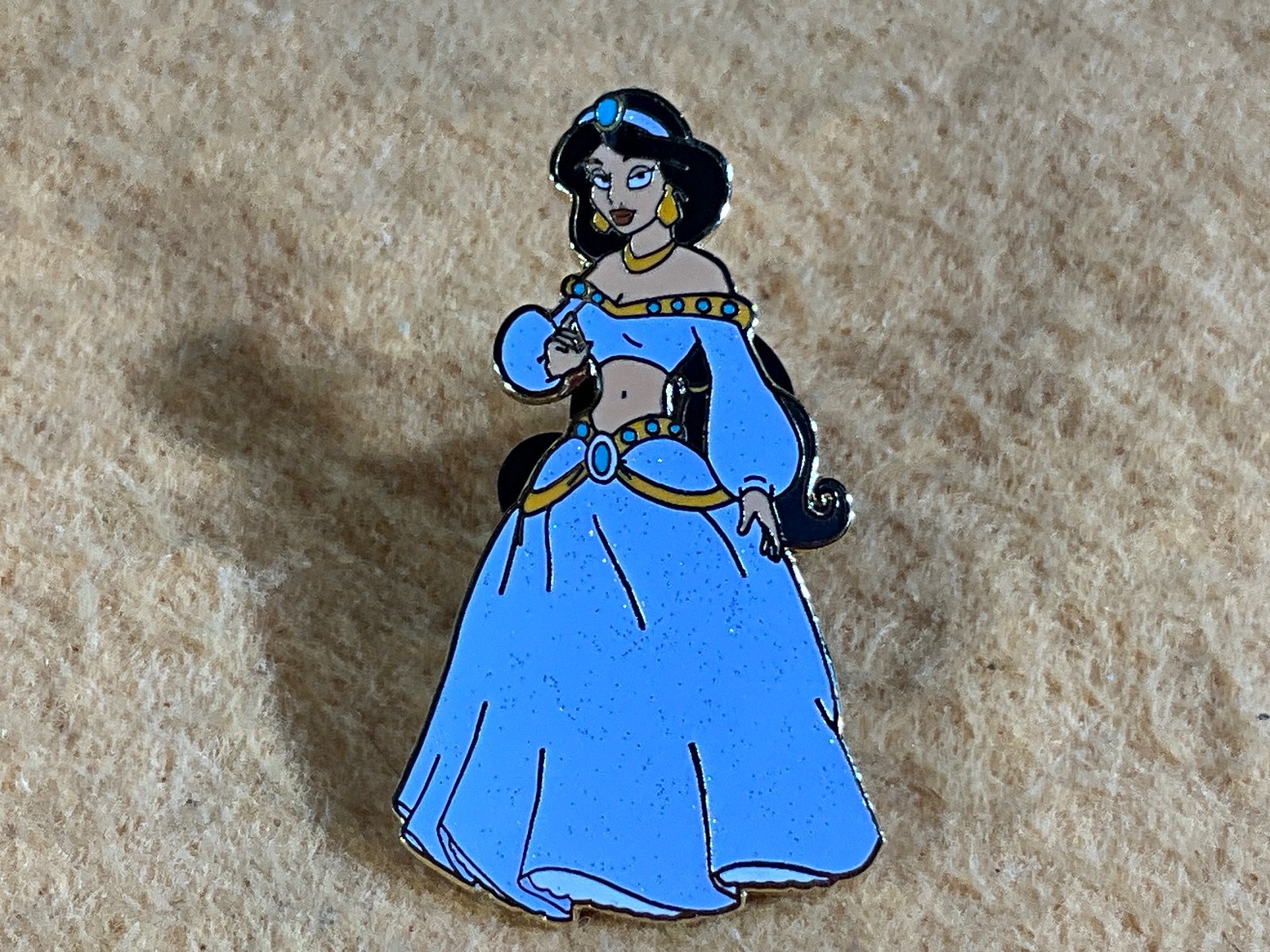 N13-49 DISNEY PIN - PRINCESS JASMINE FROM ALADDN IN A LIGHT BLUE DRESS - 2002