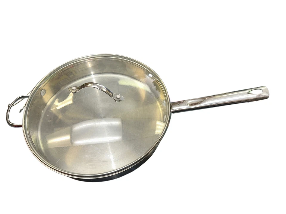 Sartén y tapa Martha Stewart de acero inoxidable con fondo revestido de alta resistencia de 12" Foto 2 de 4