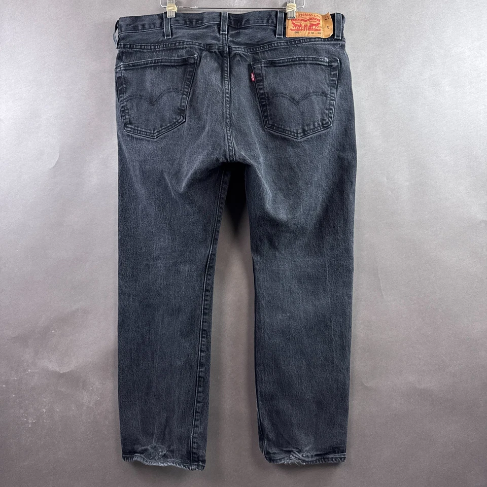 Calça jeans masculina Levis 501 38x27 preta jeans botão desbotado mosca roupa de trabalho (Tag38x29) - Imagem 4 de 4