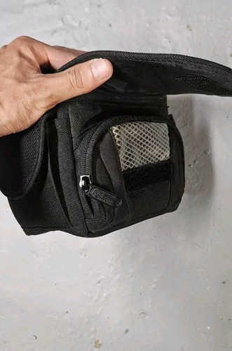 Lowepro Camera Bag 8" x 3.5" , Three Pocket Mini Camera Bag used - Picture 6 of 8