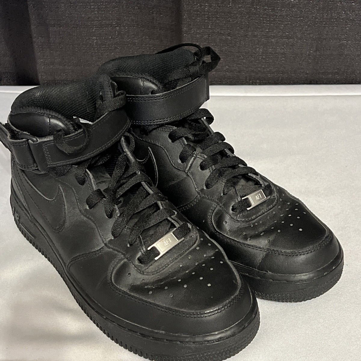 creased af1 black