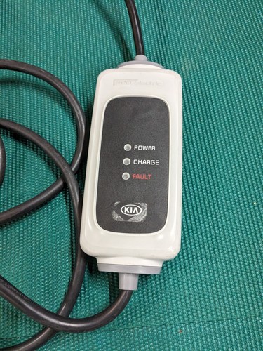 Kia Eco Electric EV Plug-In Electric Vehicle Charger PSE13-00084 *For Parts* - Picture 2 of 7