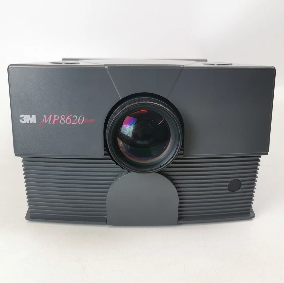 3M Desktop Projector MP8620 w/ Remote, Case & Accessories DV 710 Liesegang - Image 2 of 4