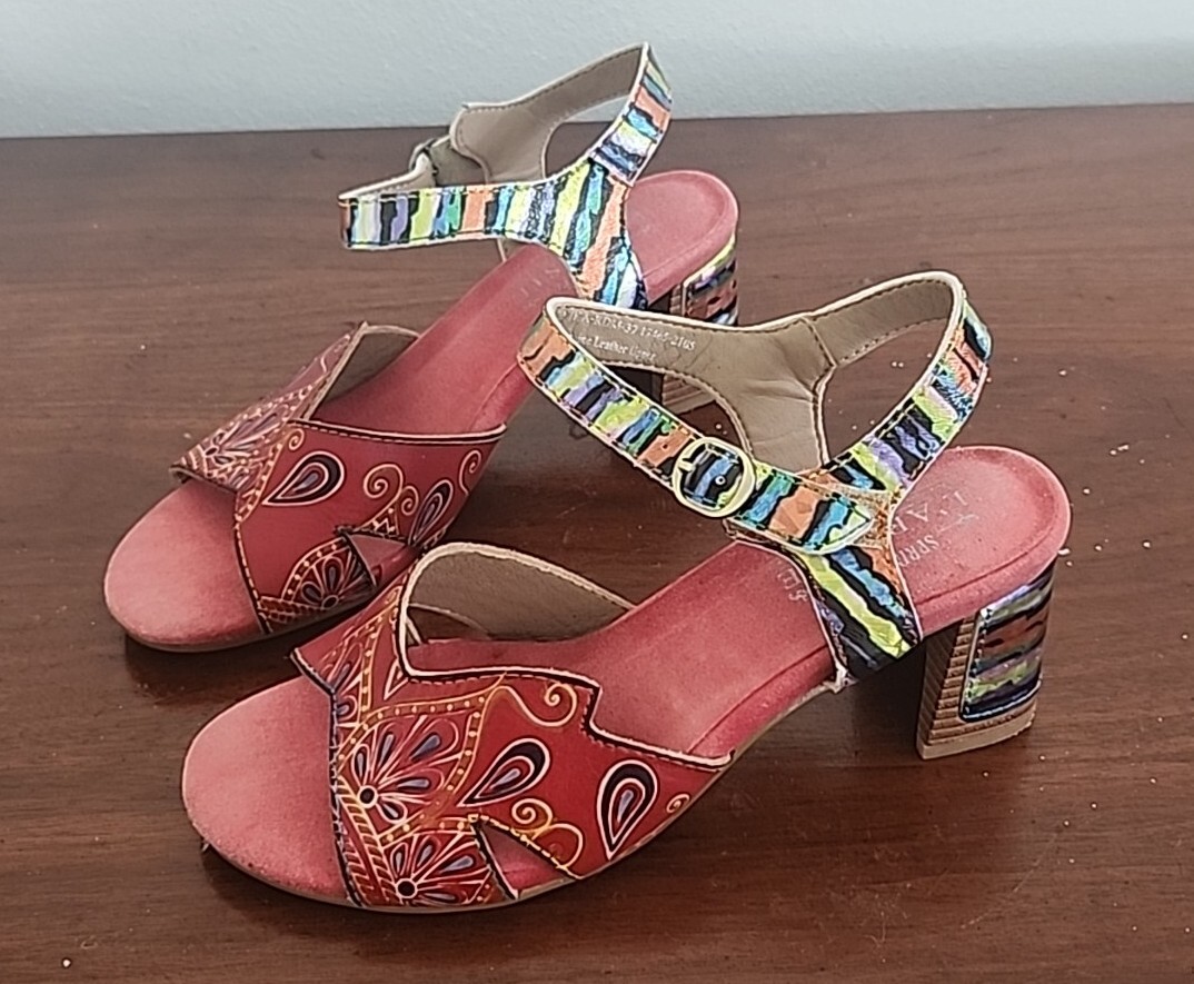 L'ARTISTE Spring Step Size 39 8.5 Civika Leather Red Aztec Boho Sandals Heel