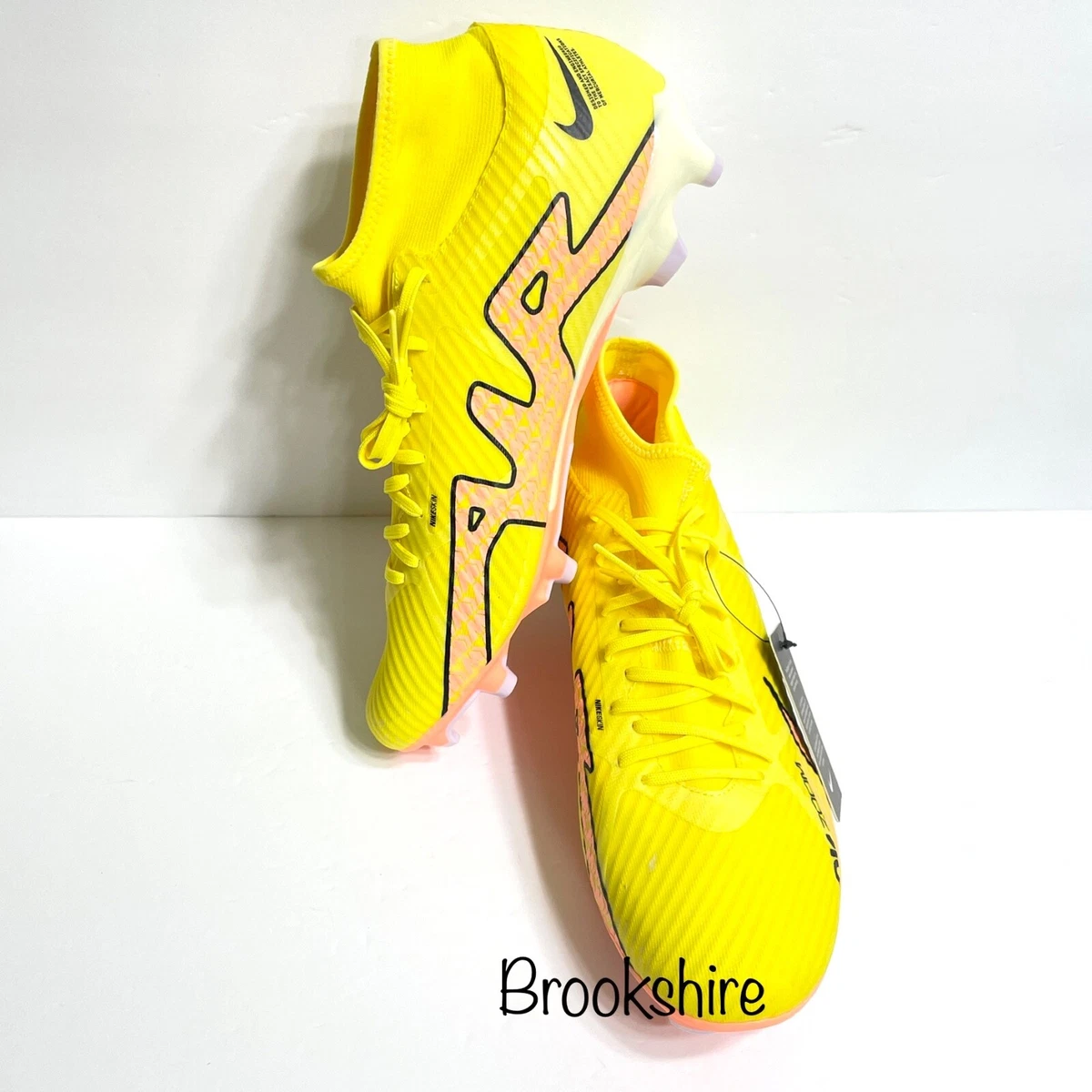 Nike soccer hotsell cleats size 9