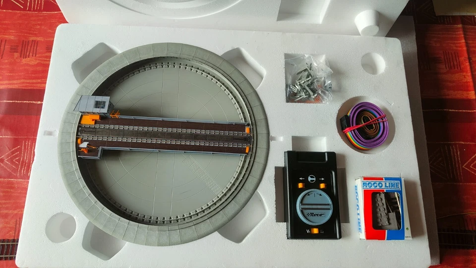 ROCO 42615 Piattaforma girevole con motore elettrico sottoplancia HO 1:87 - Immagine 2 di 4