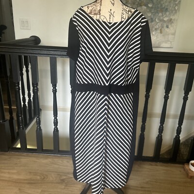 Avenue Black White Liquid Knit Dress 26x28 Stretchy