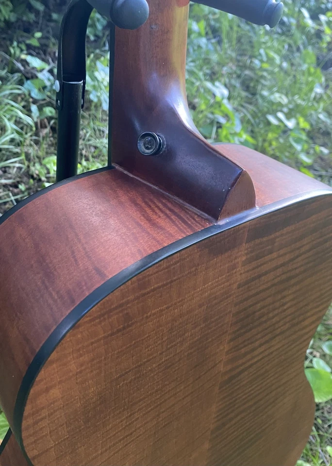 Guitarra Resonadora Americana Dobro Hound Dog Deluxe Cuello Redondo con HSC Foto 4 de 4