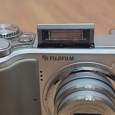 Fujifilm Finepix E Series E510 Digital Camera XD Picture Card 128