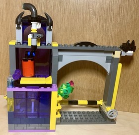 Lego 41237 Batgirl Secret Bunker (1 Minifigure) & Batmobile 76119 (incomplete)