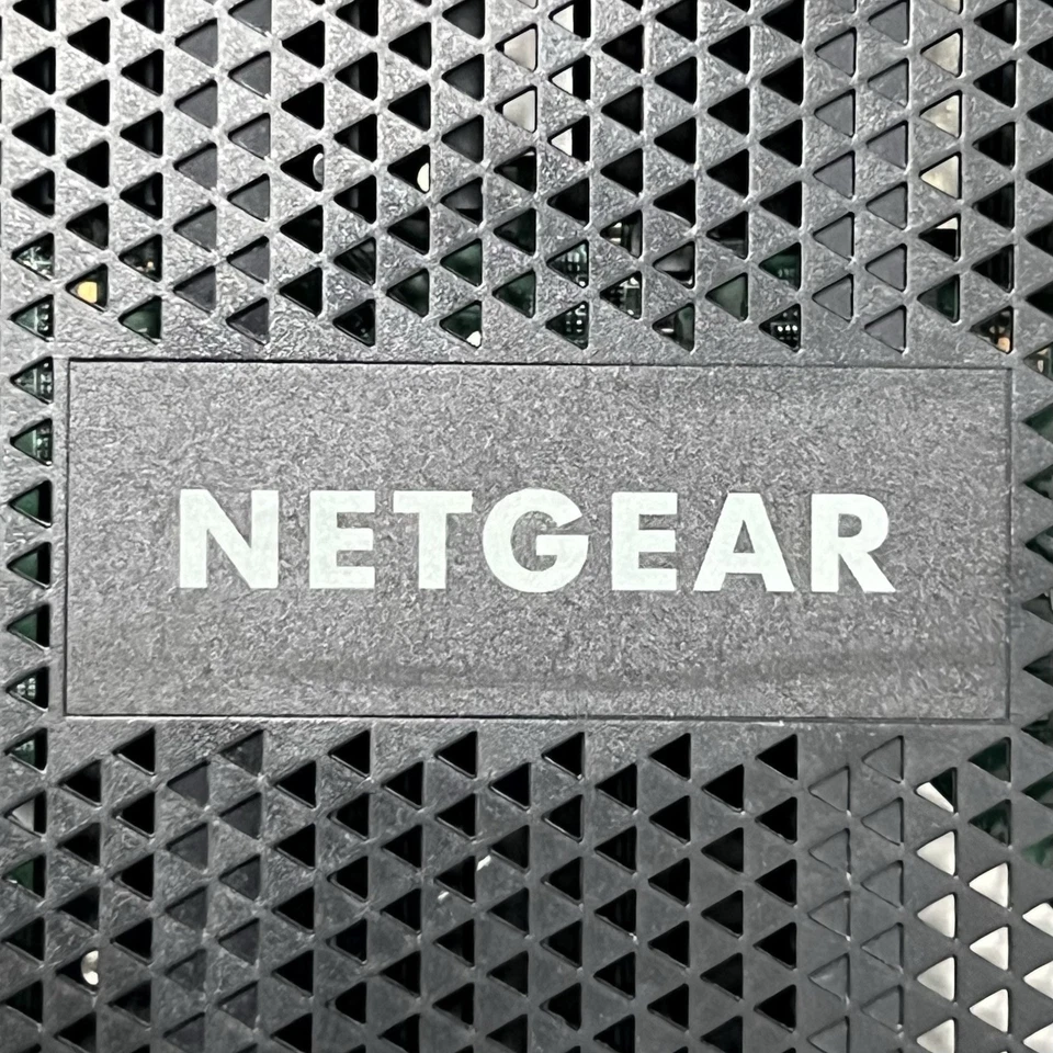 Netgear Nighthawk AC1900 WiFi Cable Modem Router Black C7000v2 DOCSIS 3.0 - Image 3 of 4