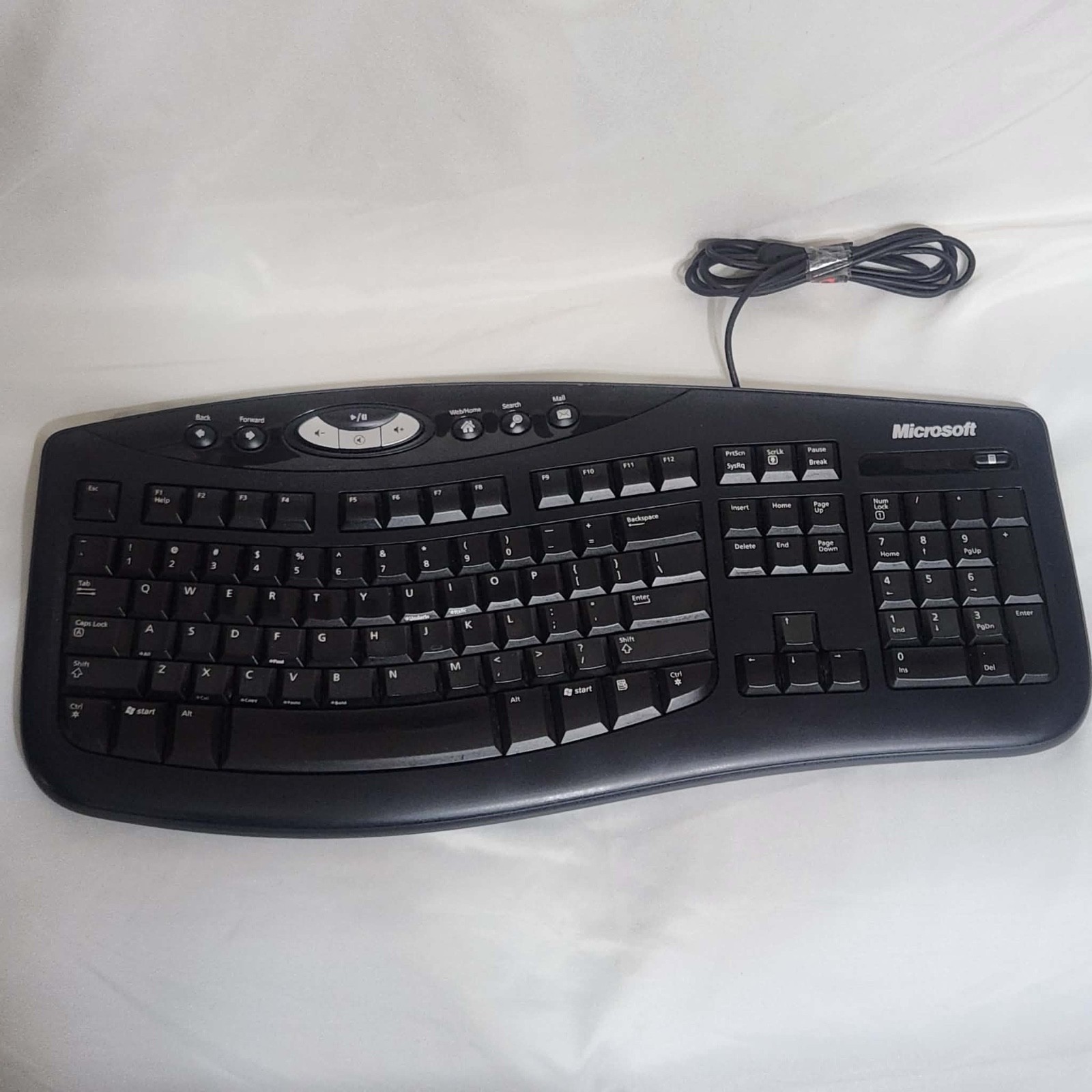 Microsoft Comfort Curve Keyboard 2000V1.0 KU-0459(corded).Pre-Owned