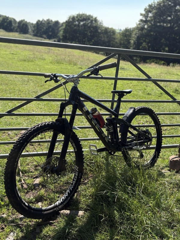 Trek remedy 8xt Full Suspension MTB M Hydraulic Disc Black/Grey (buy in person)