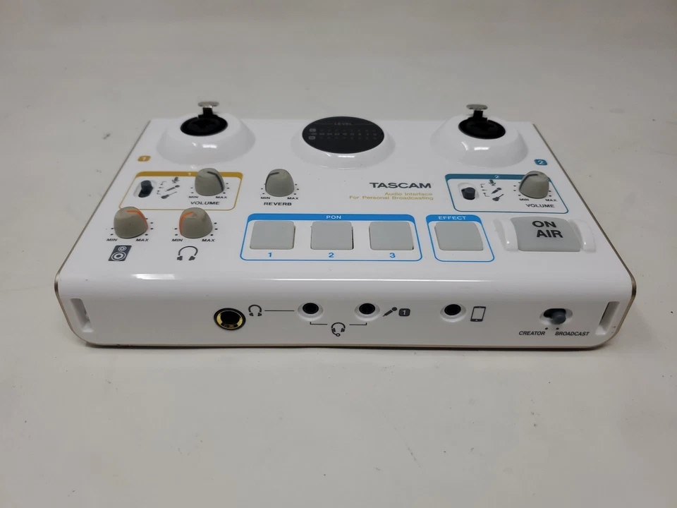 Tascam US-42 MiniStudio Creator USB Podcasting Broadcast Audio Interface - Image 4 of 4