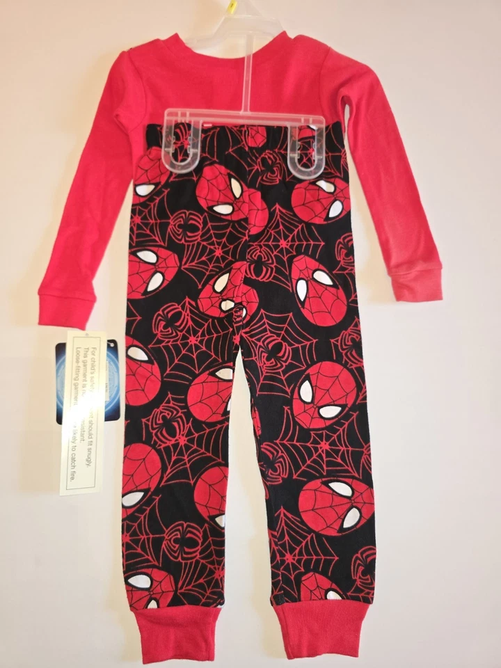 Juego de pijama de 2 piezas Spider-Man Brilla en la Oscuridad. Nuevo con etiquetas 3T Foto 2 de 4