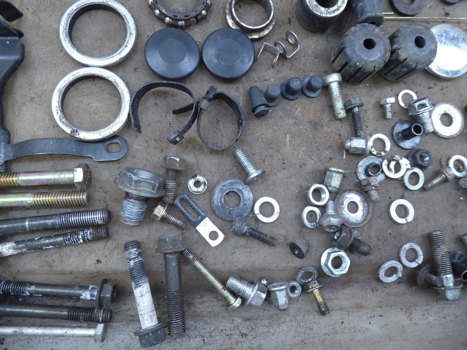 1995 Honda CB750 Nighthawk H1495) misc bike bolts parts mounts brackets