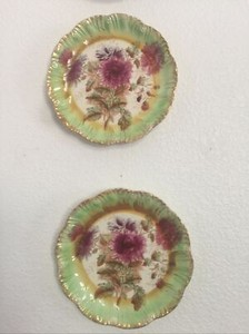 Vintage Hand Painted Hanging Wall Plates  Beautiful Pair 