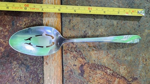 👌MID-CENTURY c1952 ROMANCE SILVERPLATED PIERCED TABLE SERVING SPOON 🥄 - Picture 4 of 6