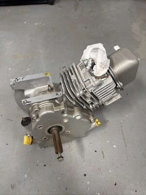 OEM Briggs and Stratton NEW Engine 12S4320036 699582 12S432-0036-F8