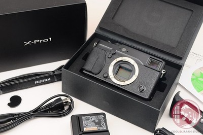 Fujifilm X-Pro1 ブラック　本体のみ Fujifilm X Series X-Pro1 16.3MP Digital Camera - Black (Body Only